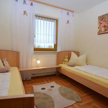 Apartamento Welcoming In Prackenbach With Covered Terrace