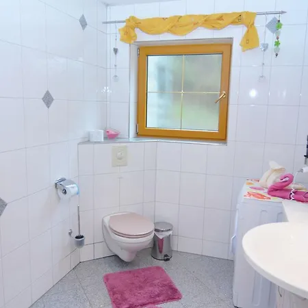 Apartamento Welcoming In Prackenbach With Covered Terrace Viechtach